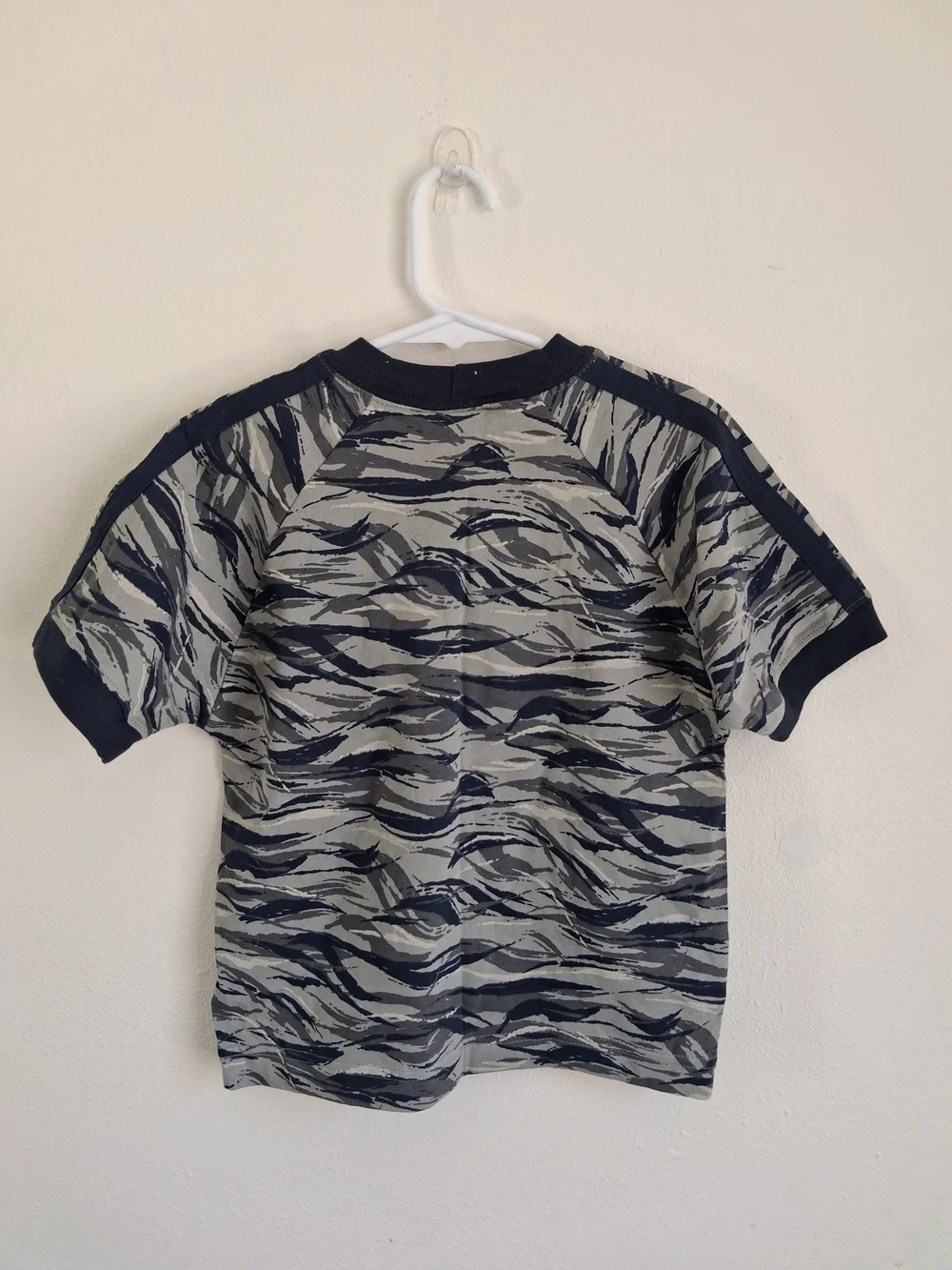 Vintage OshKosh B'gosh Camo Gray Boys' Graphic Tee